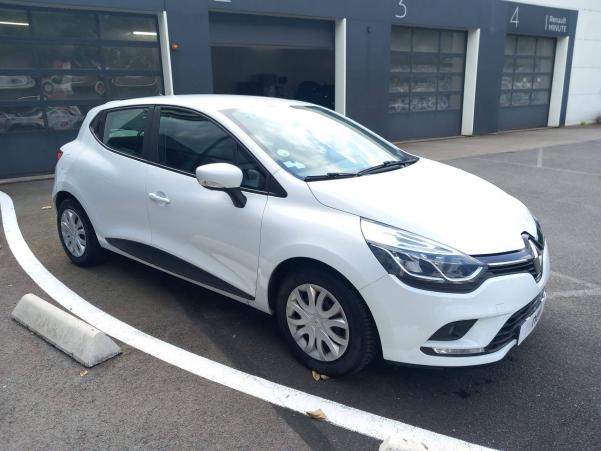 Vente en ligne Renault Clio 4 CLIO SOCIETE DCI 90 ENERGY ECO2 82G au prix de 8 490 €