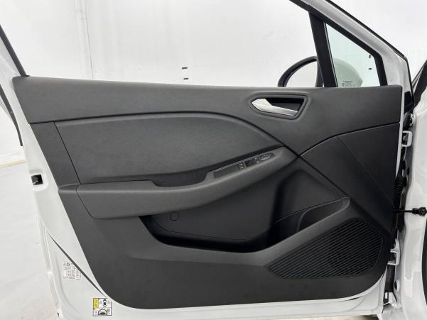Vente en ligne Renault Clio 5 Clio E-Tech 140 - 21N au prix de 16 790 €