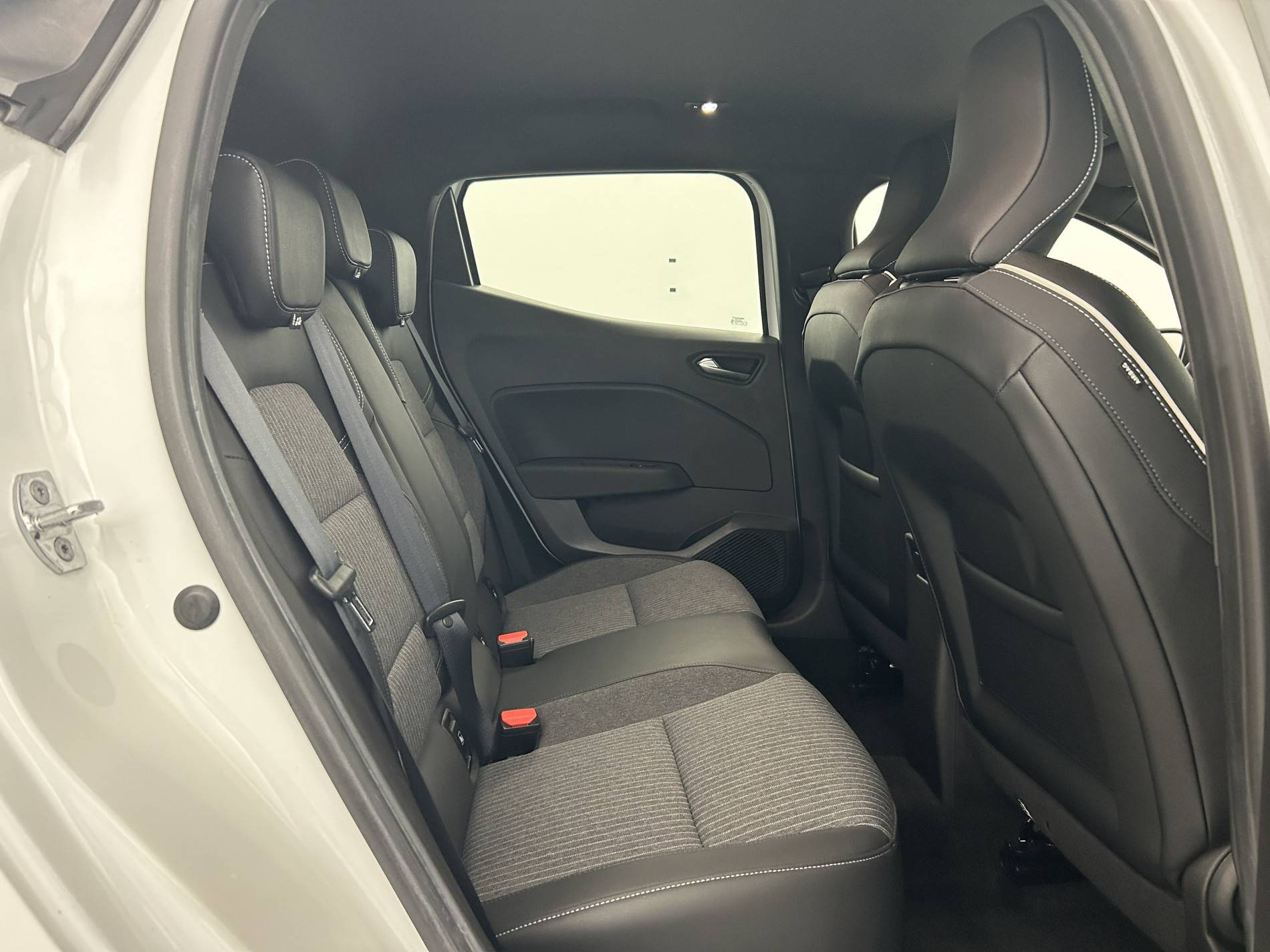 Vente en ligne Renault Clio 5 Clio TCe 90 - 21N au prix de 14 990 €