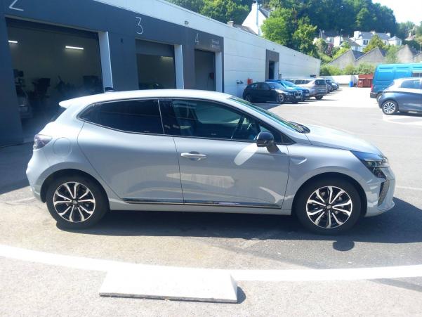 Vente en ligne Renault Clio 5 Clio E-Tech full hybrid 145 au prix de 20 490 €