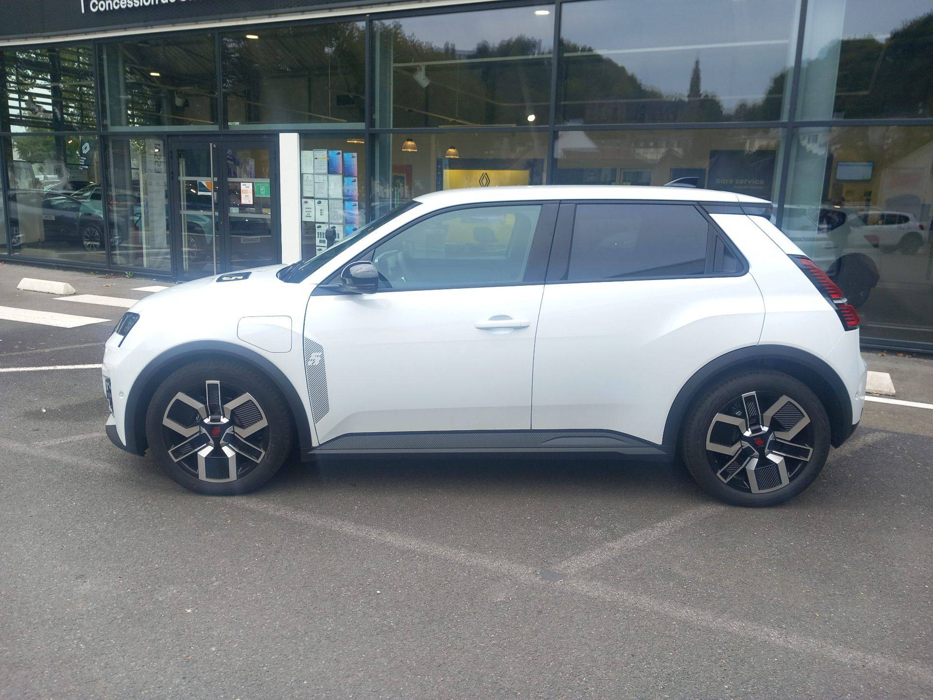 Vente en ligne Renault R5 E-Tech  120 ch autonomie urbaine au prix de 28 900 €