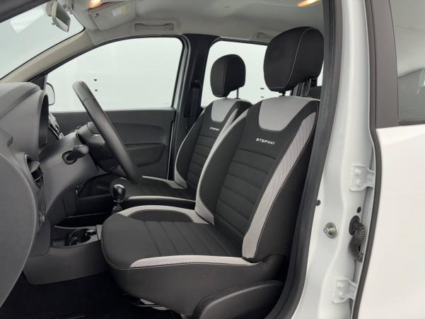 Vente en ligne Dacia Lodgy  Blue dCi 115 5 places au prix de 14 490 €