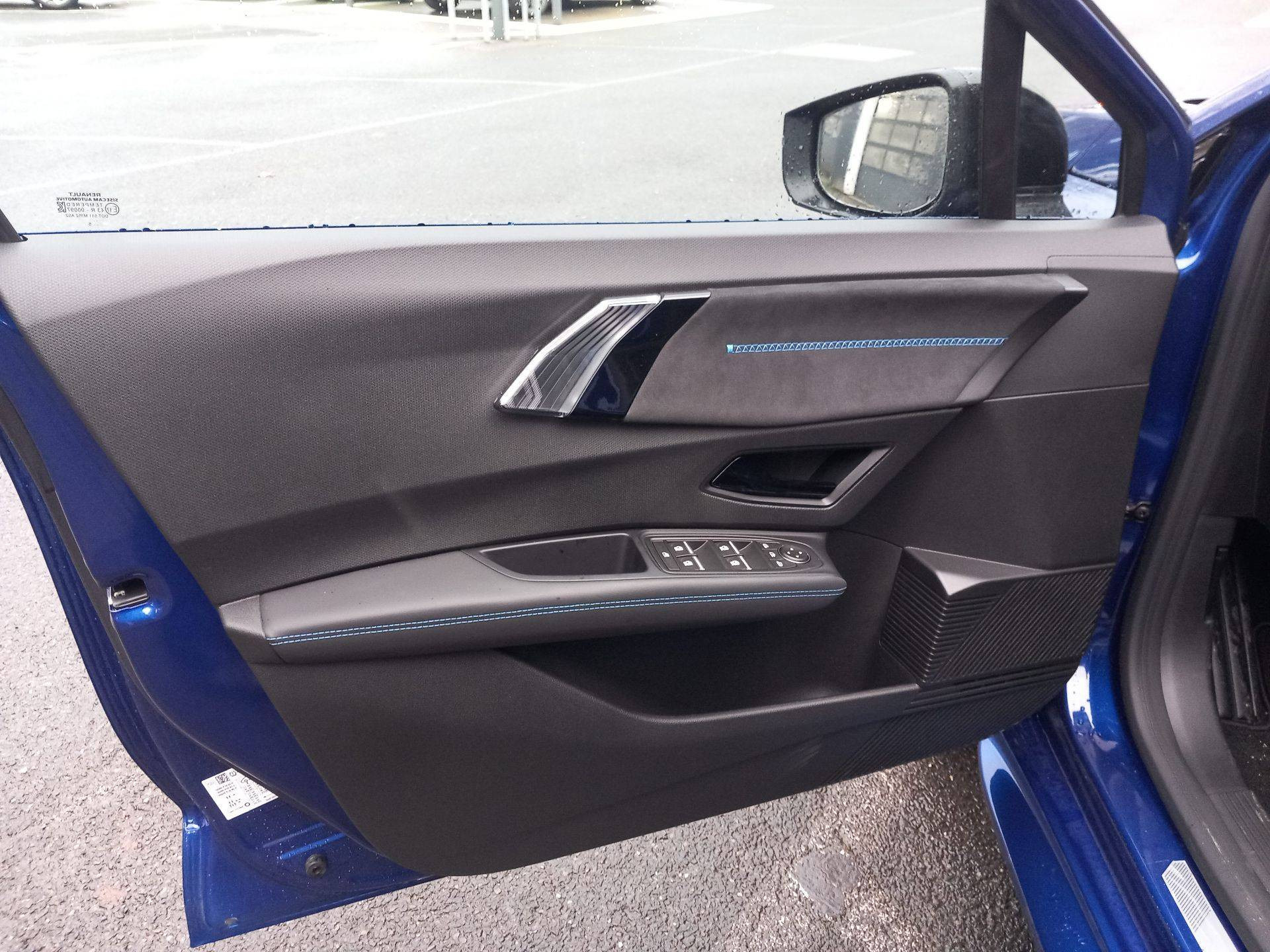 Vente en ligne Renault Clio 6 Clio E-Tech full hybrid 160 ch au prix de 29 490 €