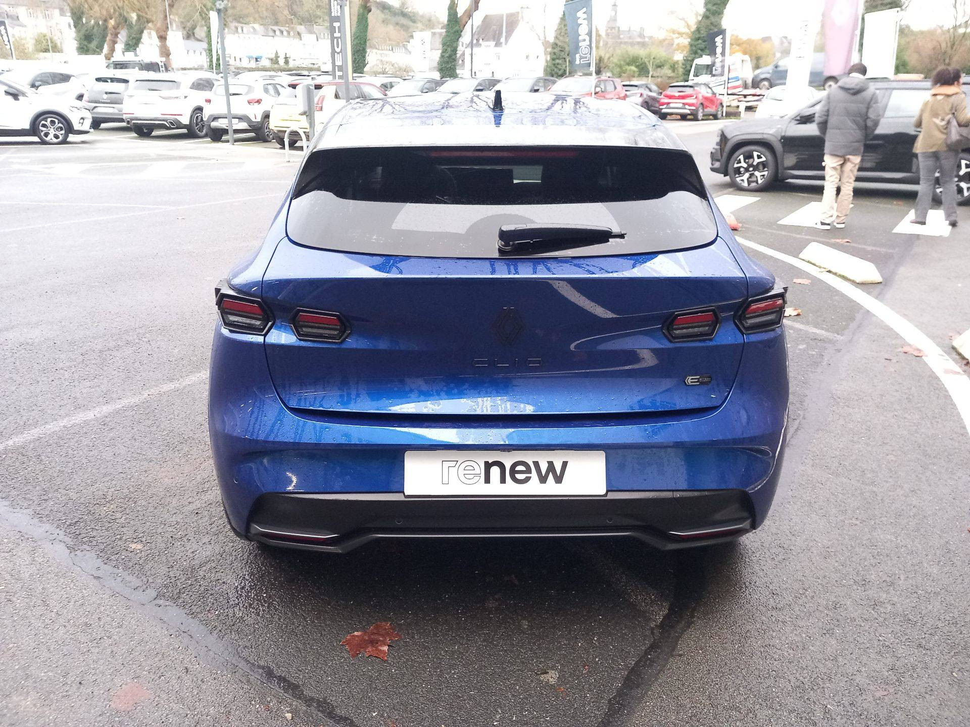 Vente en ligne Renault Clio 6 Clio E-Tech full hybrid 160 ch au prix de 29 490 €