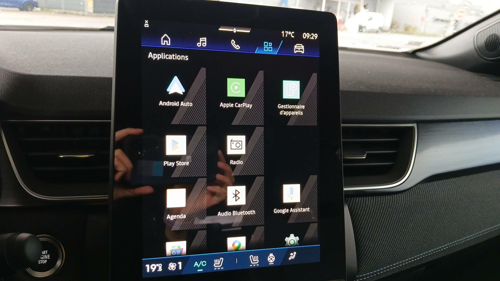 Vente en ligne Renault Symbioz  E-Tech full hybrid 145 au prix de 32 990 €