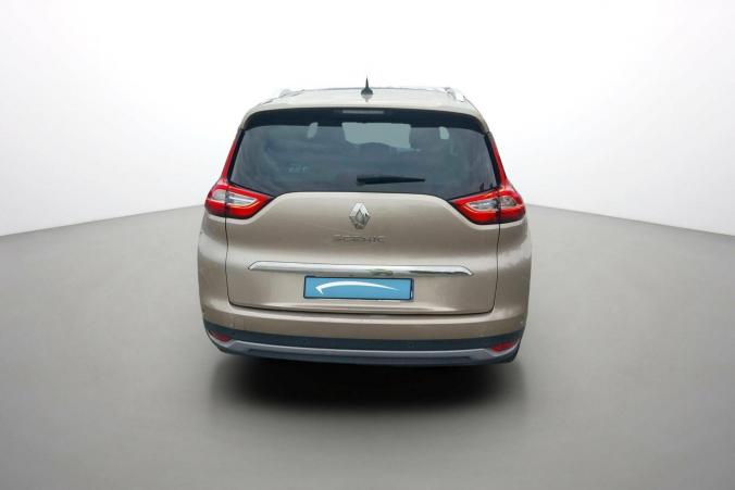 Vente en ligne Renault Grand Scenic 4 Grand Scenic dCi 110 Energy EDC au prix de 16 990 €
