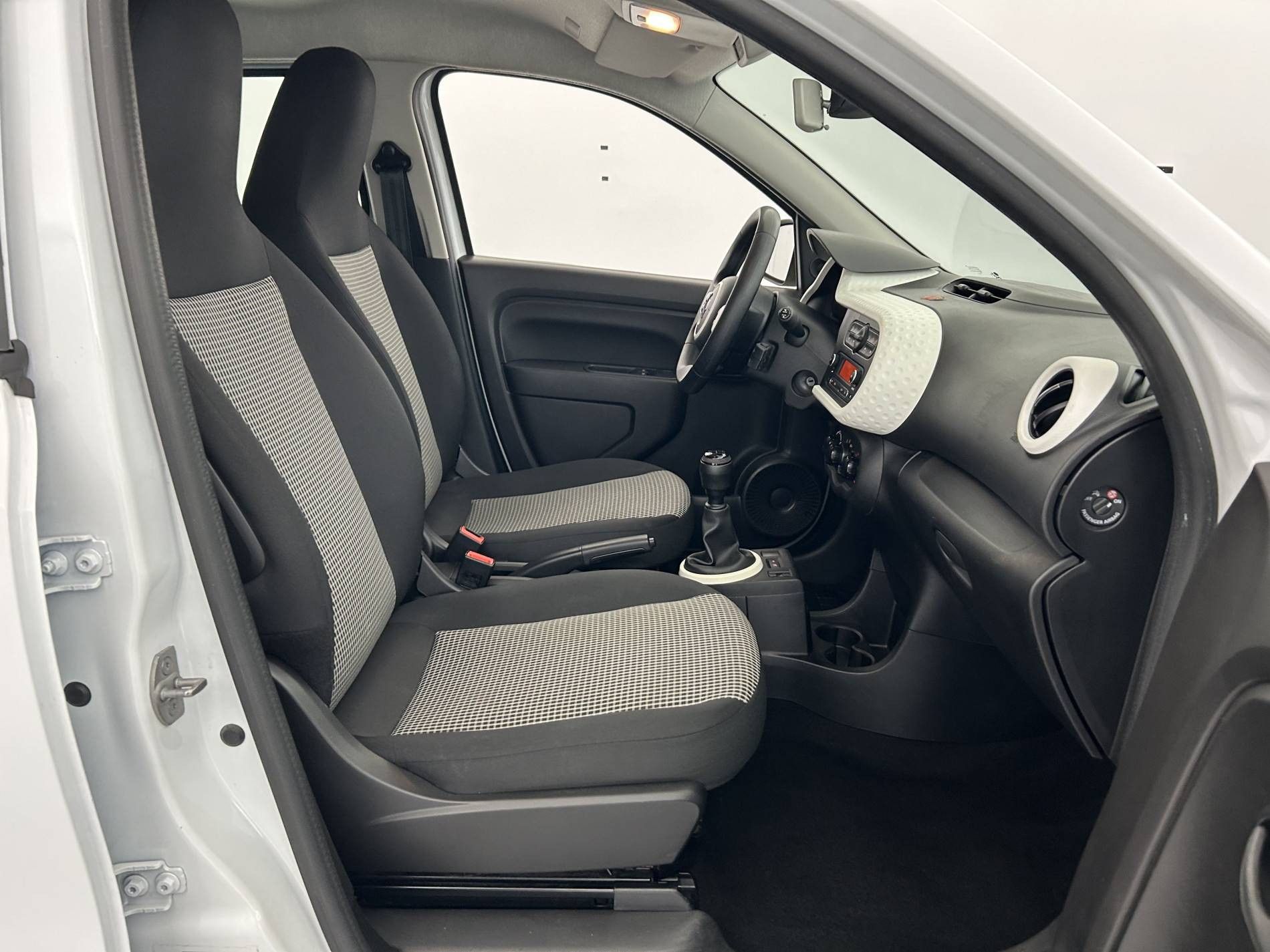 Vente en ligne Renault Twingo 3  SCe 65 - 20 au prix de 8 290 €