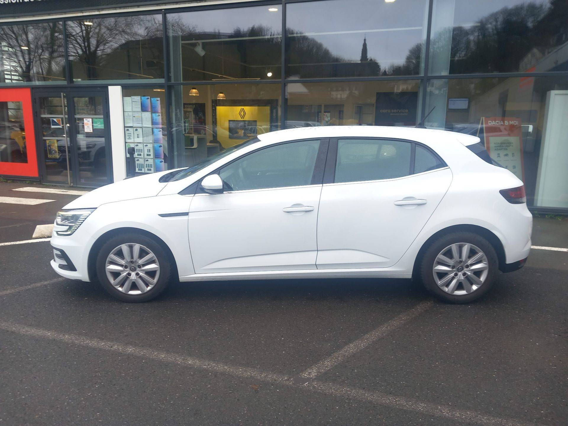 Vente en ligne Renault Megane 4 Mégane IV Berline TCe 115 FAP au prix de 13 990 €