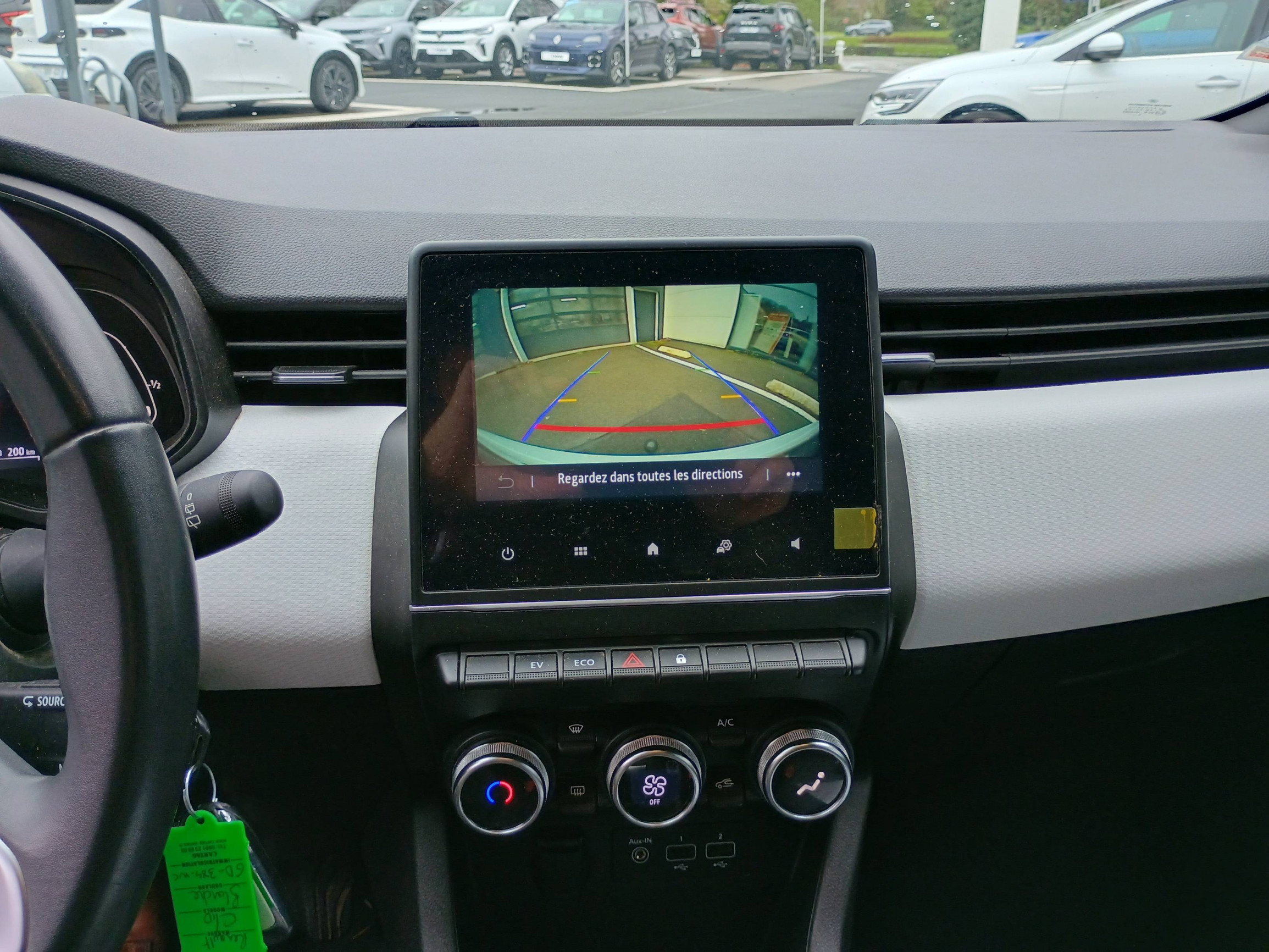 Vente en ligne Renault Clio 5 Clio E-Tech 140 - 21N au prix de 15 490 €