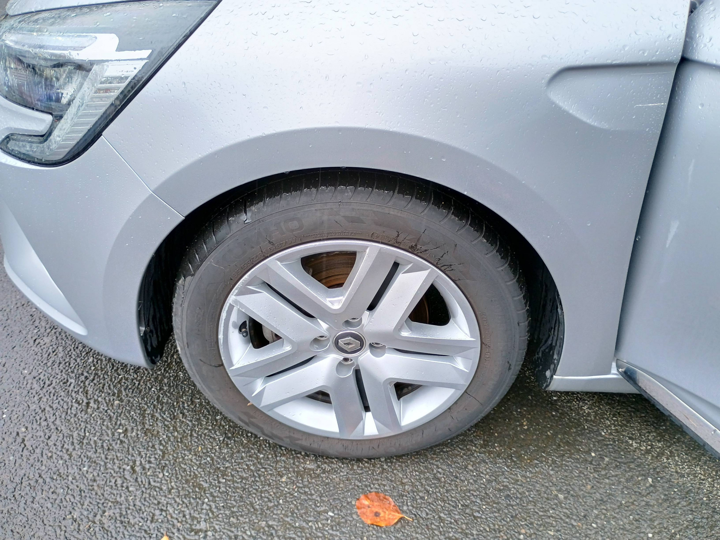 Vente en ligne Renault Clio 5 Clio E-Tech 140 - 21N au prix de 15 990 €