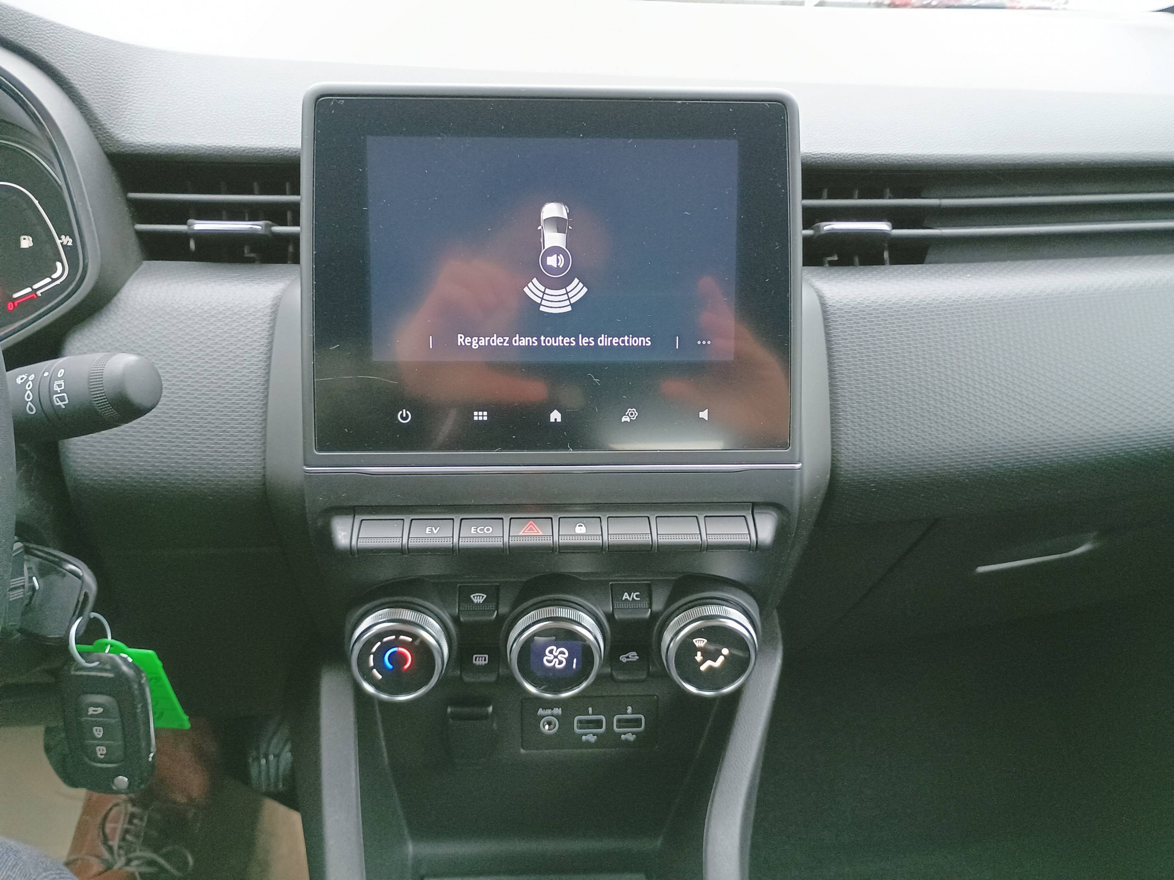 Vente en ligne Renault Clio 5 Clio E-Tech 140 - 21N au prix de 15 990 €