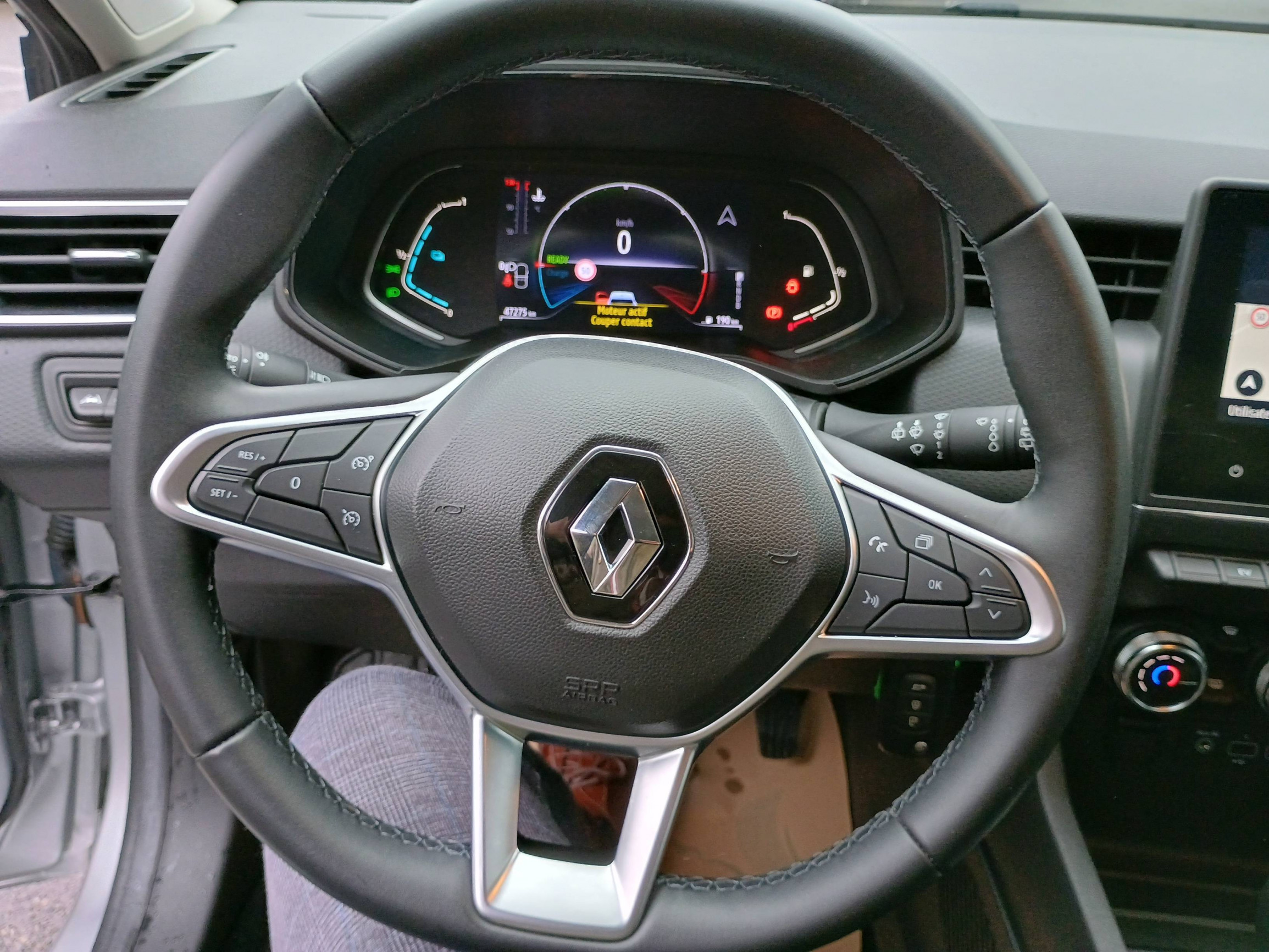 Vente en ligne Renault Clio 5 Clio E-Tech 140 - 21N au prix de 15 990 €