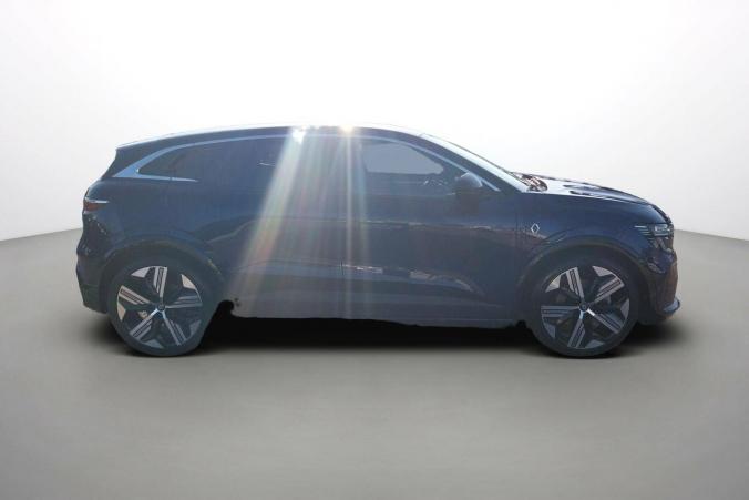 Vente en ligne Renault Megane E-Tech  EV60 220 ch super charge au prix de 22 990 €