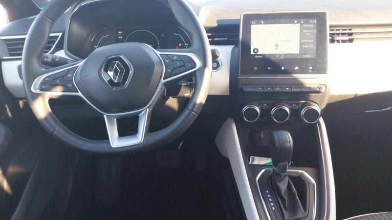 Vente en ligne Renault Clio 5 Clio E-Tech 140 - 21N au prix de 17 490 €