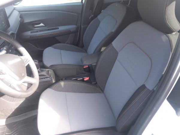 Vente en ligne Dacia Jogger  Hybrid 140 7 places GSR2 au prix de 28 000 €