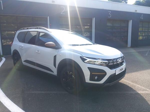 Vente en ligne Dacia Jogger  Hybrid 140 7 places GSR2 au prix de 28 000 €