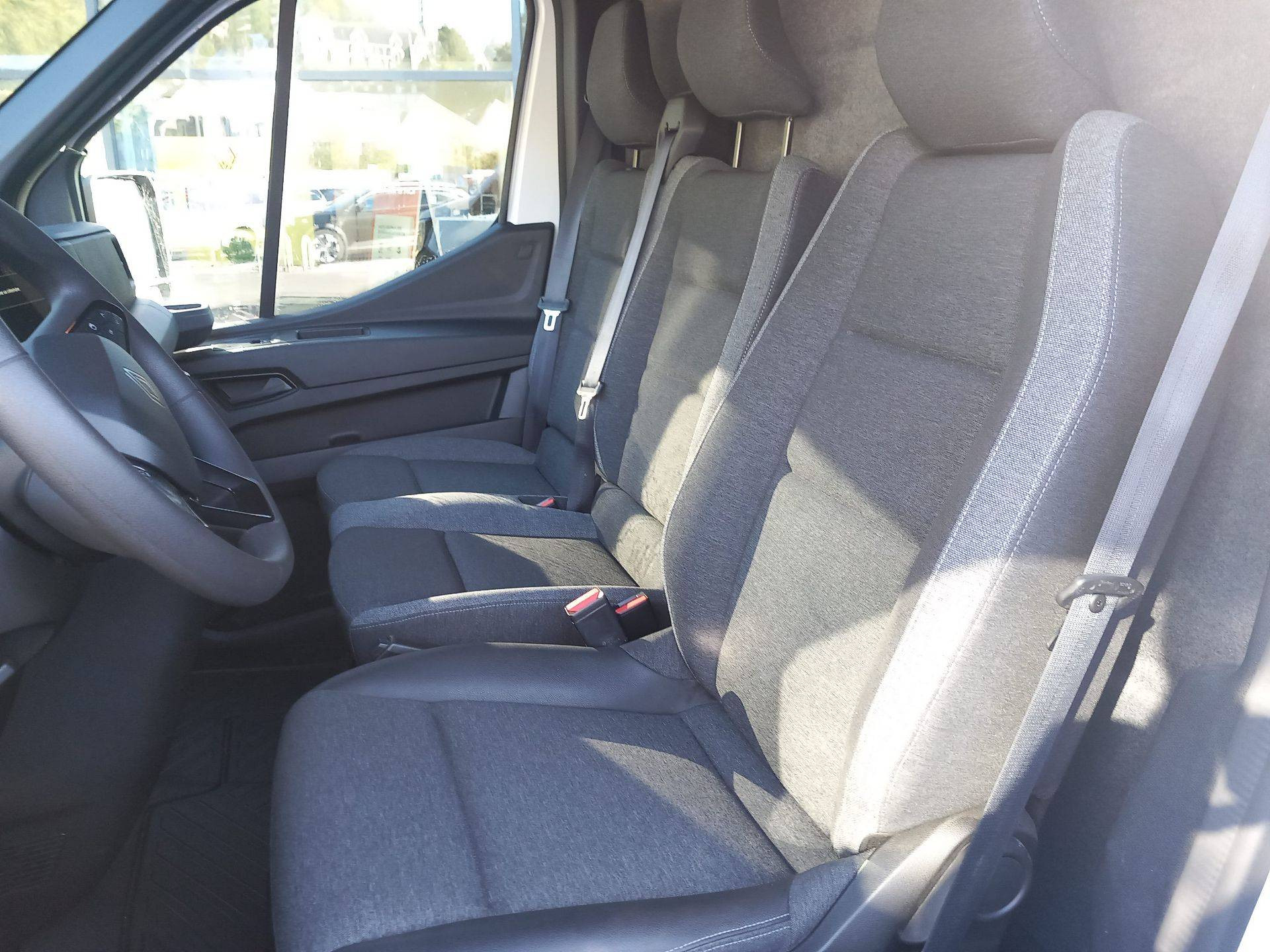 Vente en ligne Renault Master Fourgon MASTER FGN TRAC 3T3 L2H2 BLUE DCI 130 au prix de 30 990 €