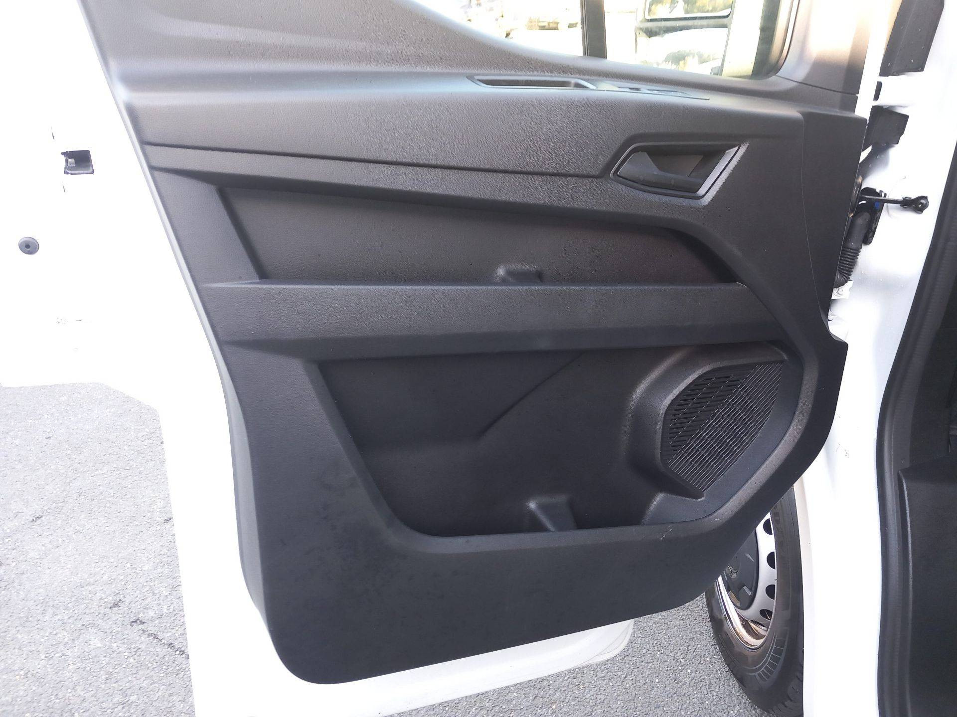 Vente en ligne Renault Master Fourgon MASTER FGN TRAC 3T3 L2H2 BLUE DCI 130 au prix de 30 990 €