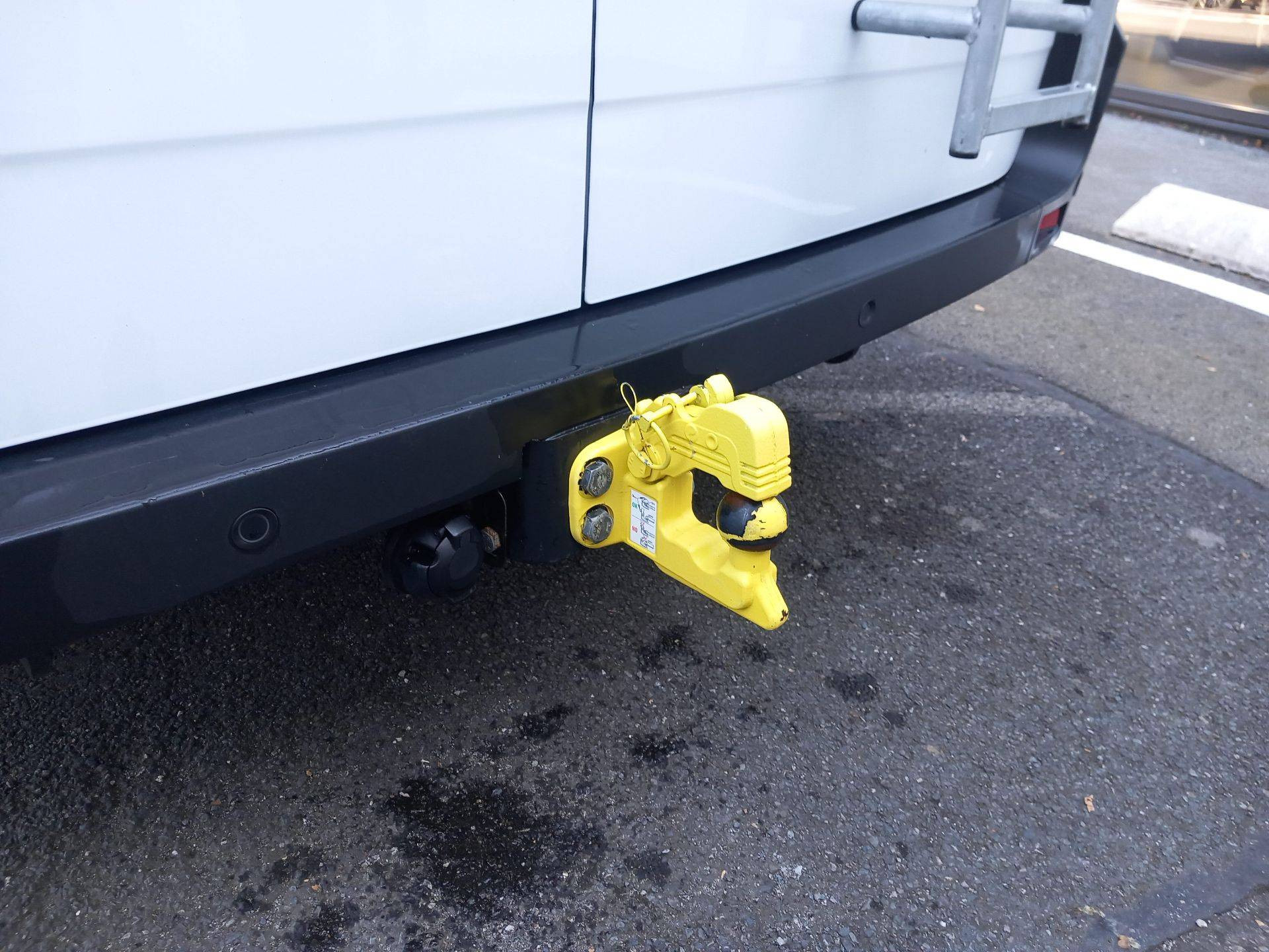 Vente en ligne Renault Master Fourgon MASTER FGN TRAC 3T3 L2H2 BLUE DCI 130 au prix de 30 990 €