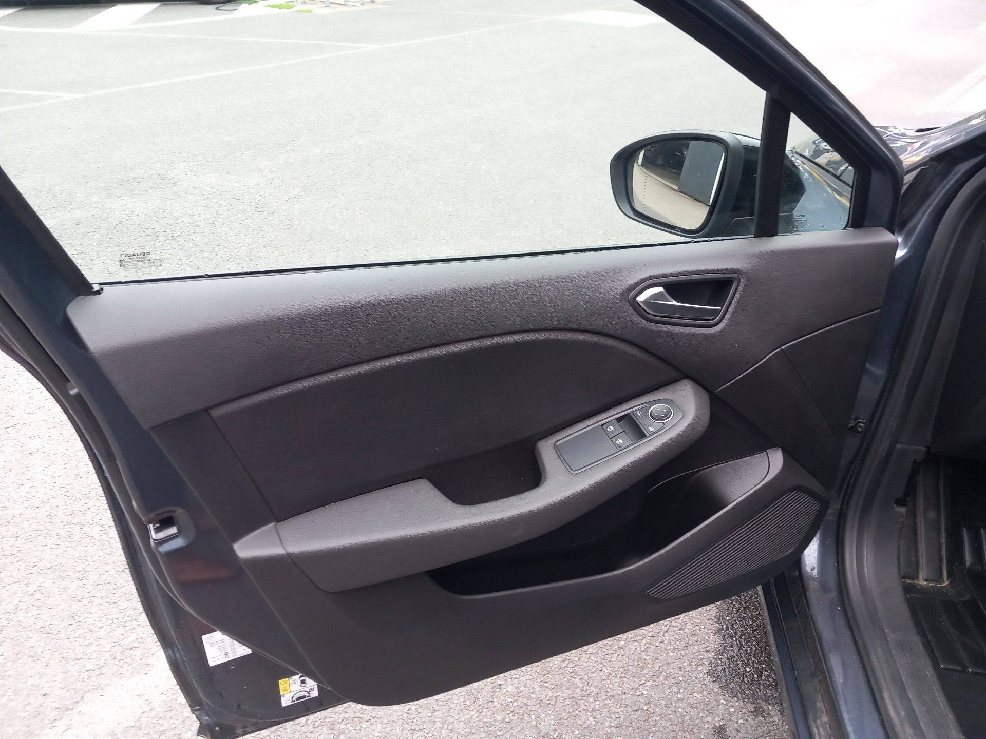 Vente en ligne Renault Clio 5 Clio TCe 90 au prix de 13 290 €