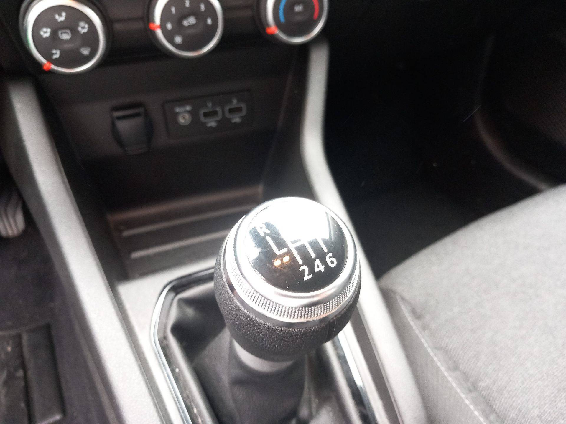 Vente en ligne Renault Clio 5 Clio TCe 90 au prix de 13 290 €