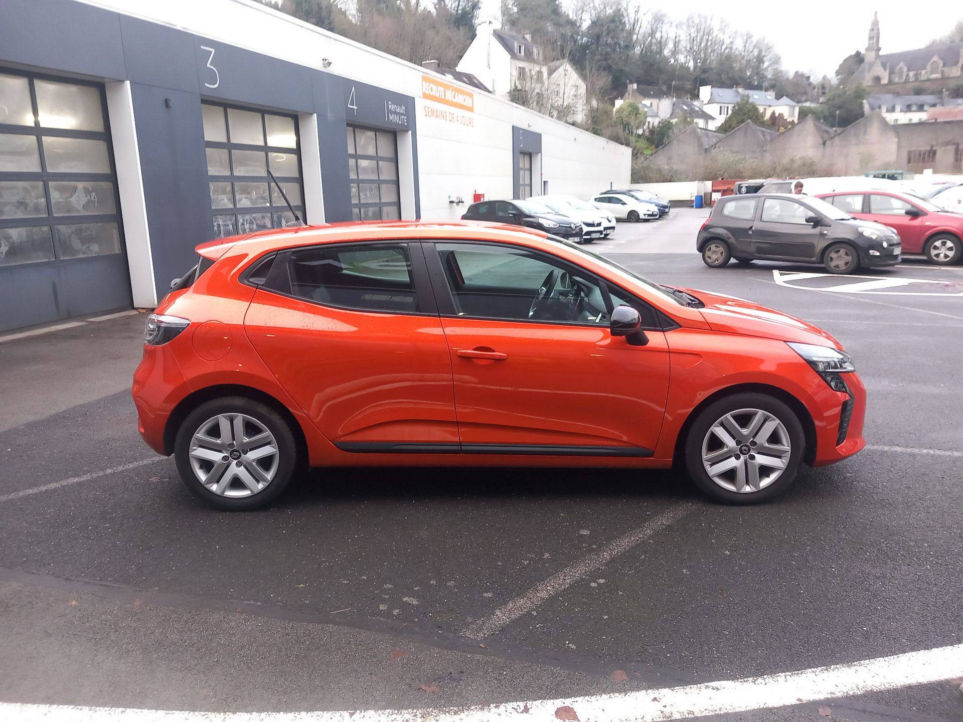 Vente en ligne Renault Clio 5 Clio SCe 65 au prix de 14 390 €