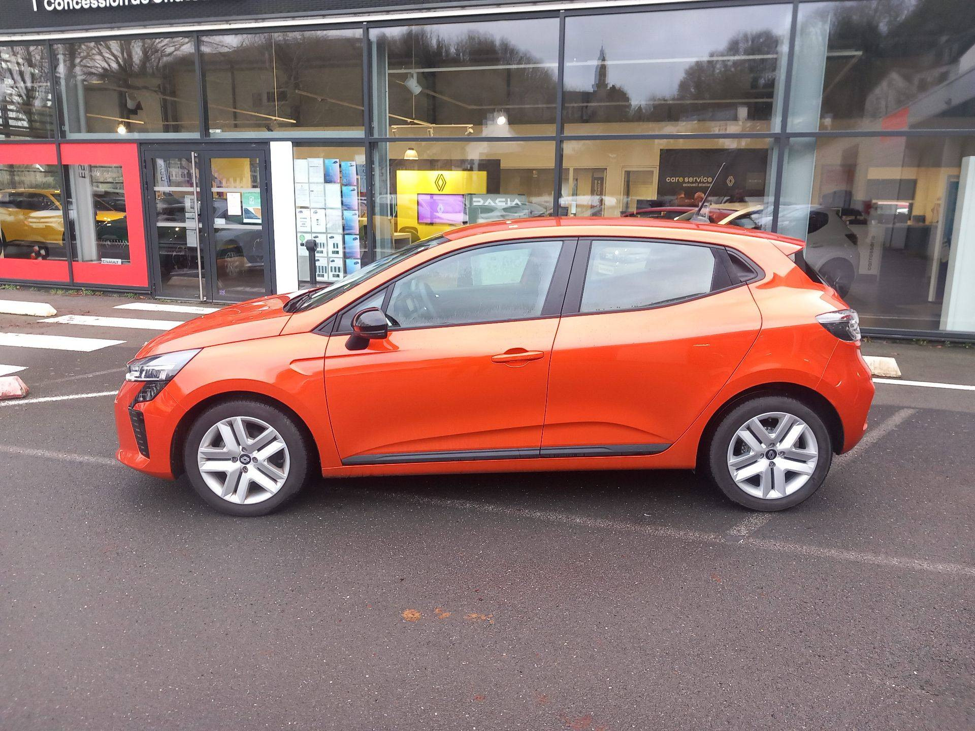 Vente en ligne Renault Clio 5 Clio SCe 65 au prix de 14 390 €