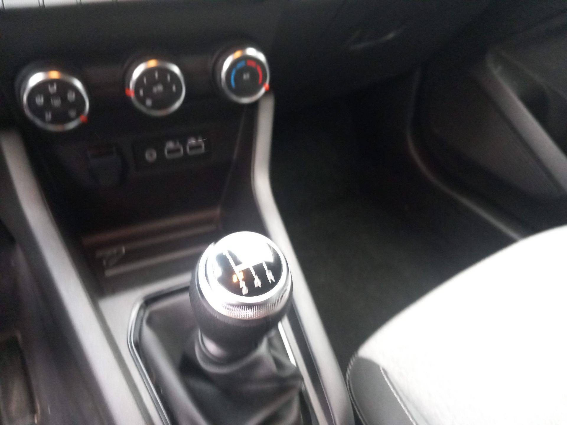 Vente en ligne Renault Clio 5 Clio SCe 65 au prix de 14 390 €