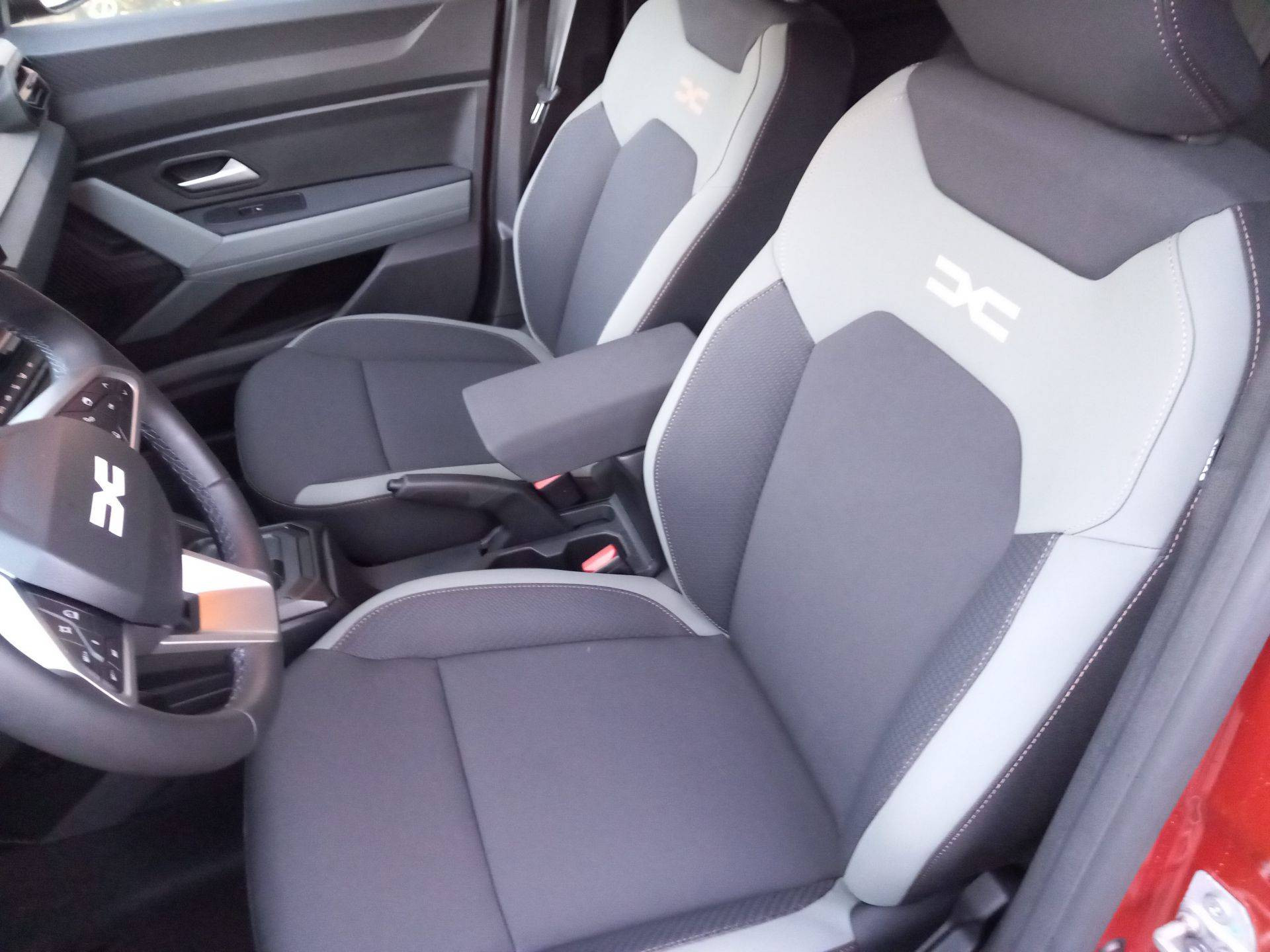 Vente en ligne Dacia Duster  Hybrid 140 au prix de 26 990 €