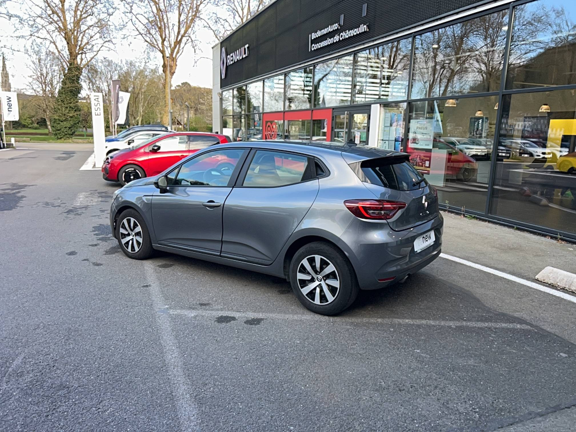 Vente en ligne Renault Clio 5 Clio TCe 90 au prix de 13 490 €