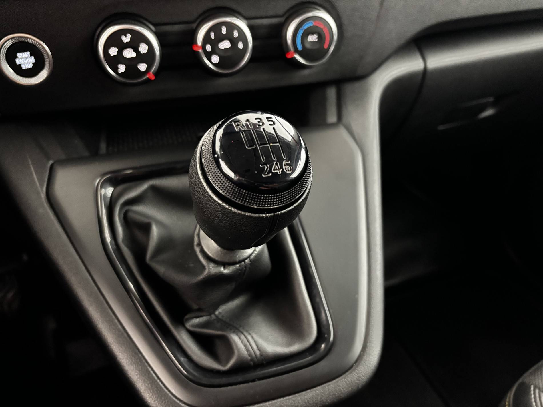 Vente en ligne Renault Kangoo Van  TCE 130 au prix de 19 490 €