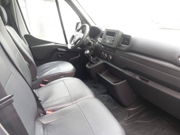 Vente en ligne Renault Master 3 Fourgon MASTER FGN TRAC F3500 L3H2 DCI 135 au prix de 27 990 €