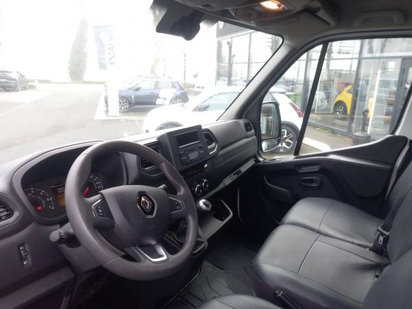 Vente en ligne Renault Master 3 Fourgon MASTER FGN TRAC F3500 L3H2 DCI 135 au prix de 27 990 €