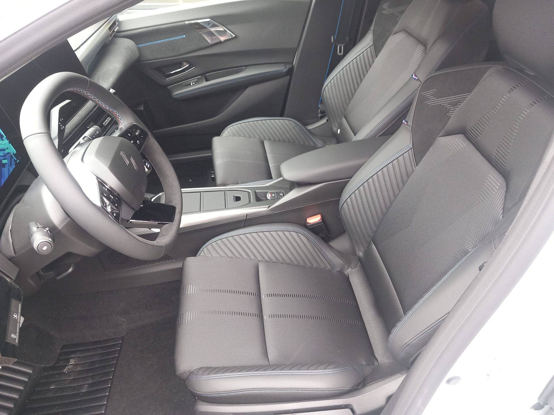 Vente en ligne Renault Clio 6 Clio E-Tech full hybrid 160 ch au prix de 28 990 €