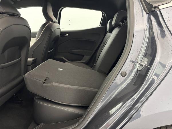 Vente en ligne Renault Clio 5 Clio E-Tech 140 - 21N au prix de 17 490 €