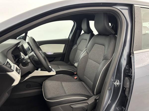 Vente en ligne Renault Clio 5 Clio E-Tech 140 - 21N au prix de 17 490 €