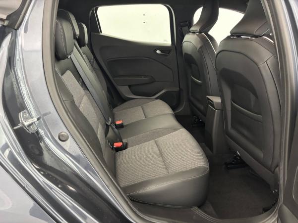 Vente en ligne Renault Clio 5 Clio E-Tech 140 - 21N au prix de 17 490 €