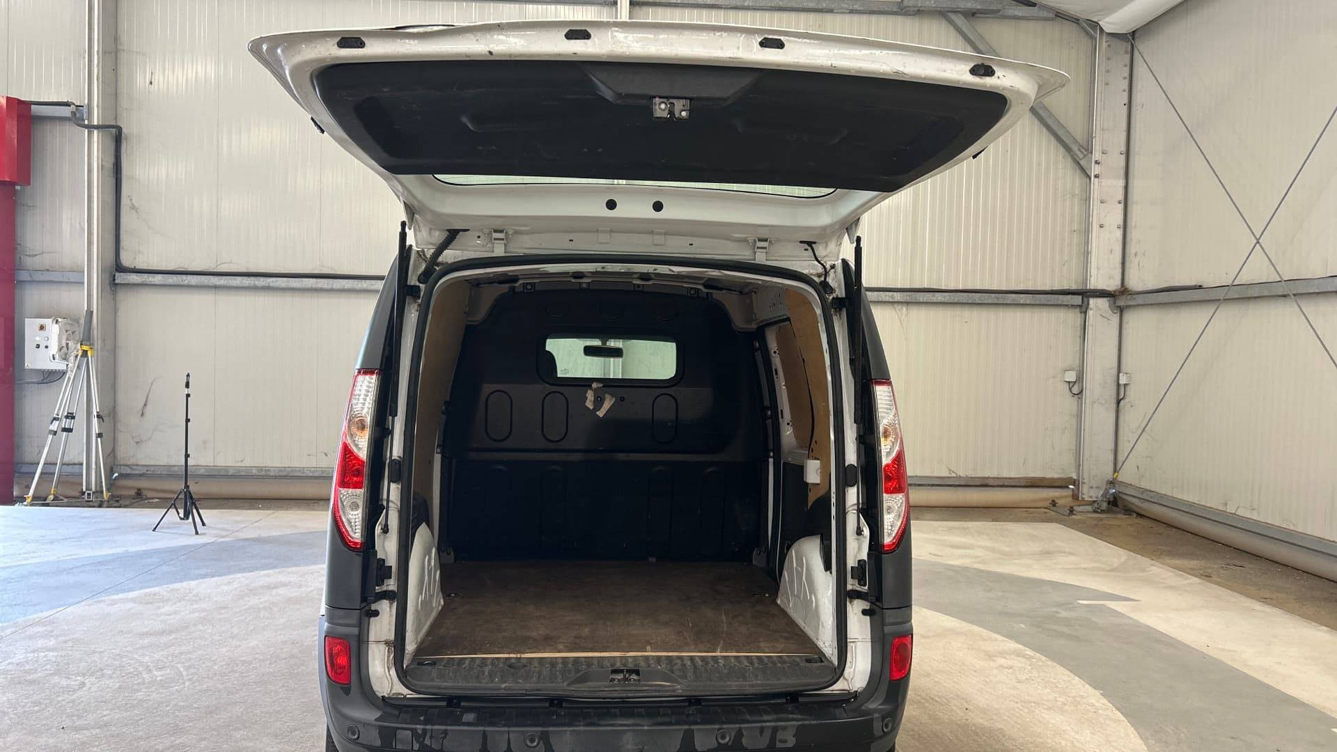 Vente en ligne Renault Kangoo Express  1.5 DCI 75 E6 au prix de 12 990 €