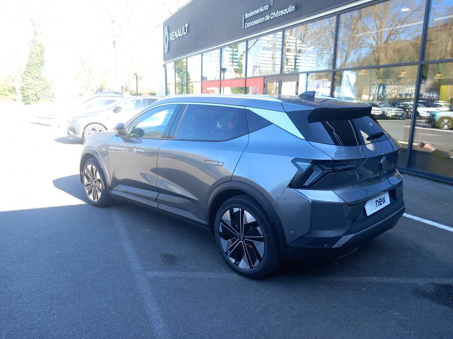 Vente en ligne Renault Scenic E-Tech  220 ch grande autonomie au prix de 43 990 €