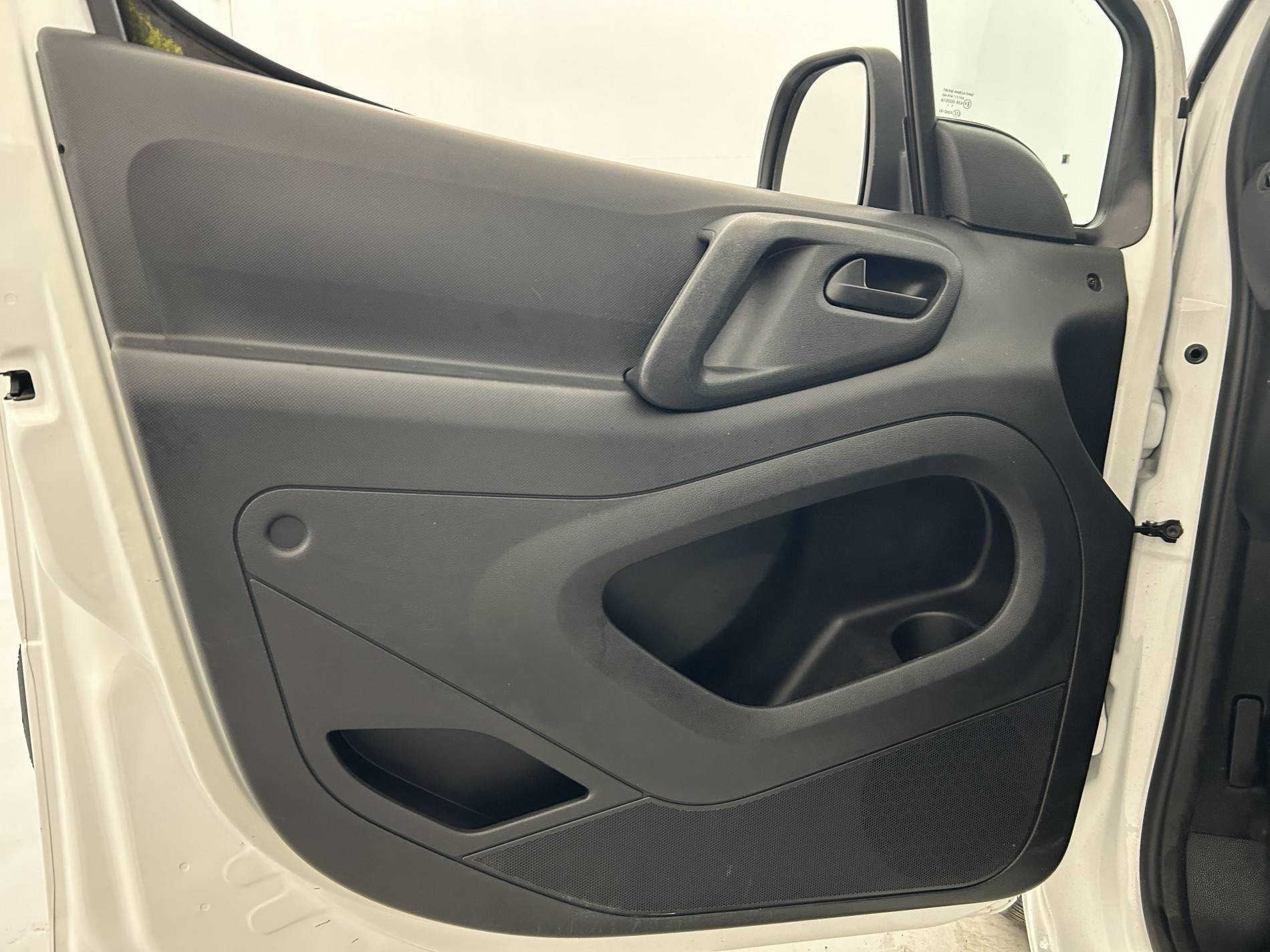 Vente en ligne Peugeot Partner Fourgon  LONG 1.6 BLUEHDI 100 BVM5 au prix de 13 490 €