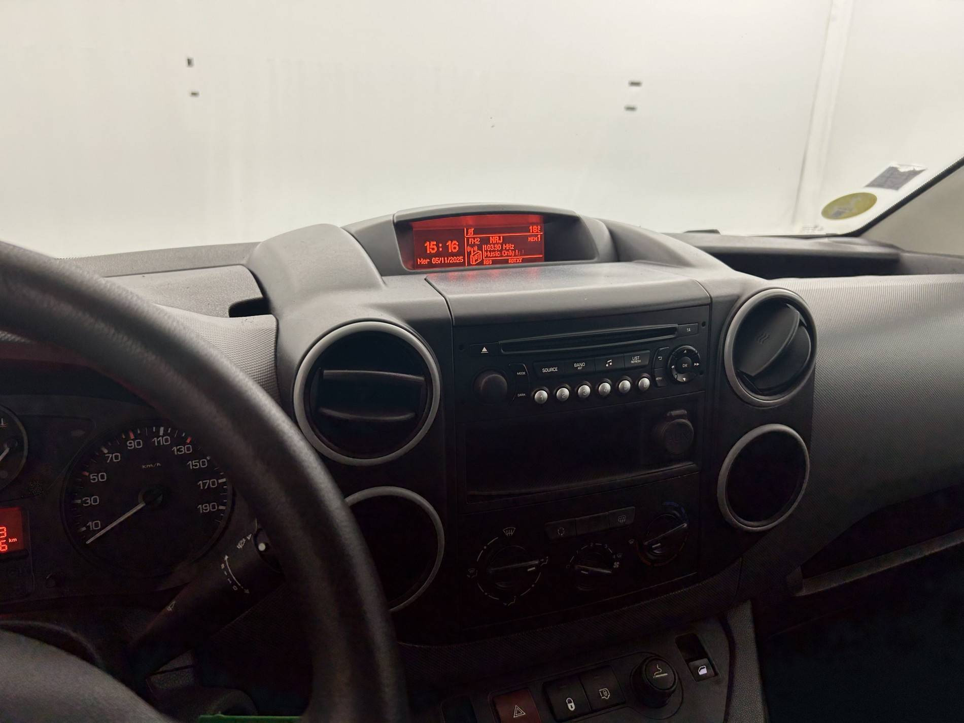 Vente en ligne Peugeot Partner Fourgon  LONG 1.6 BLUEHDI 100 BVM5 au prix de 13 490 €