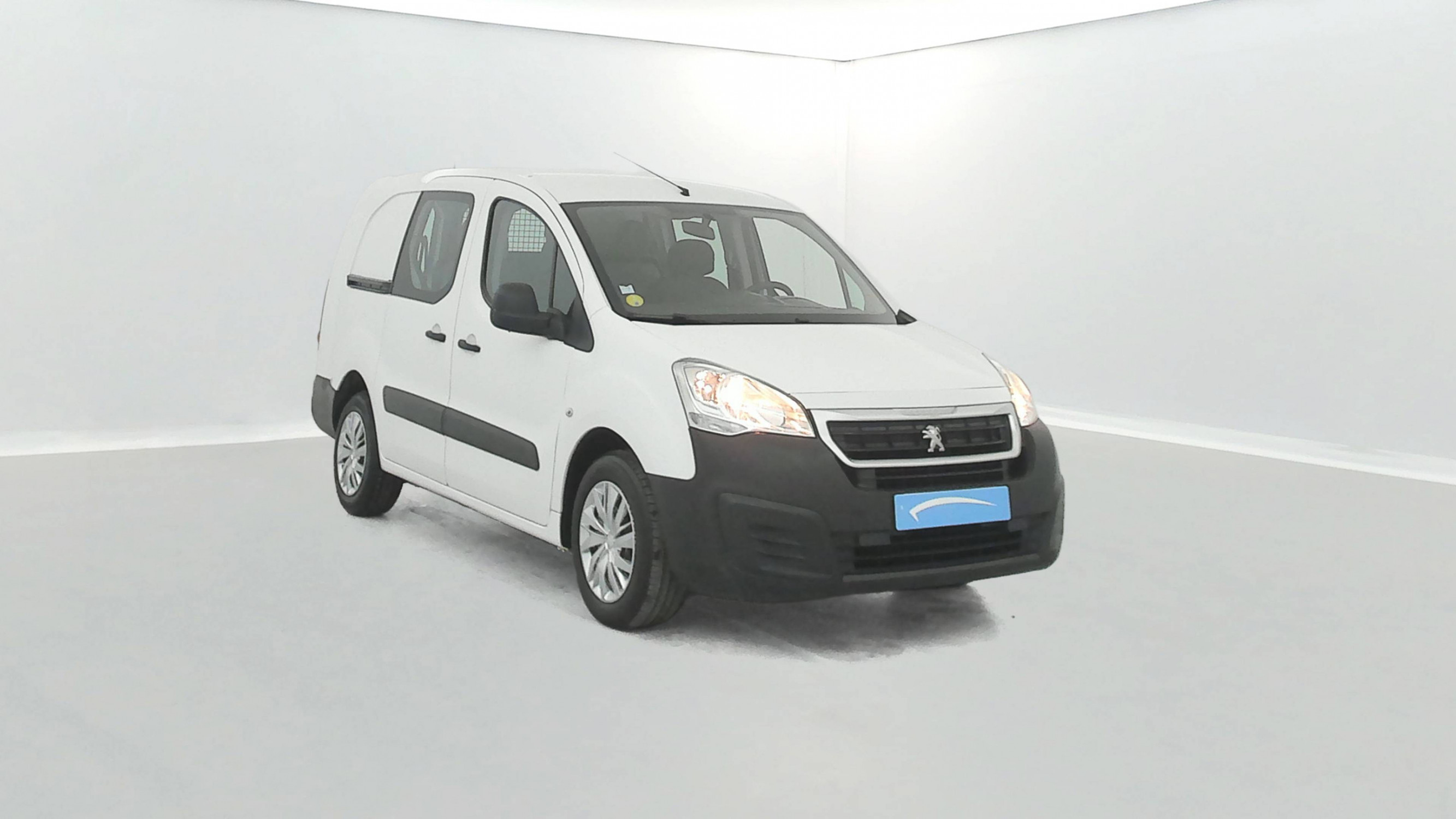 Vente en ligne Peugeot Partner Fourgon  LONG 1.6 BLUEHDI 100 BVM5 au prix de 13 490 €