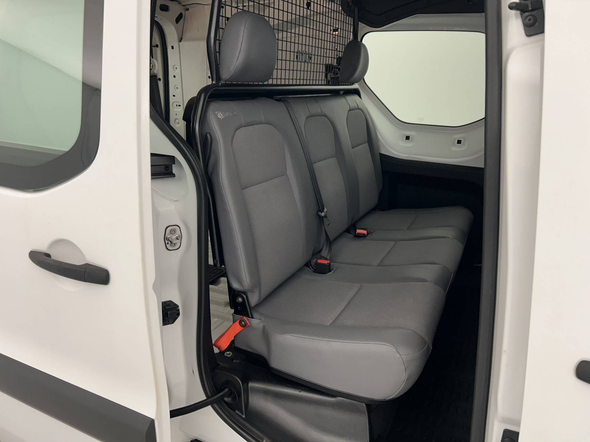 Vente en ligne Peugeot Partner Fourgon  LONG 1.6 BLUEHDI 100 BVM5 au prix de 13 490 €