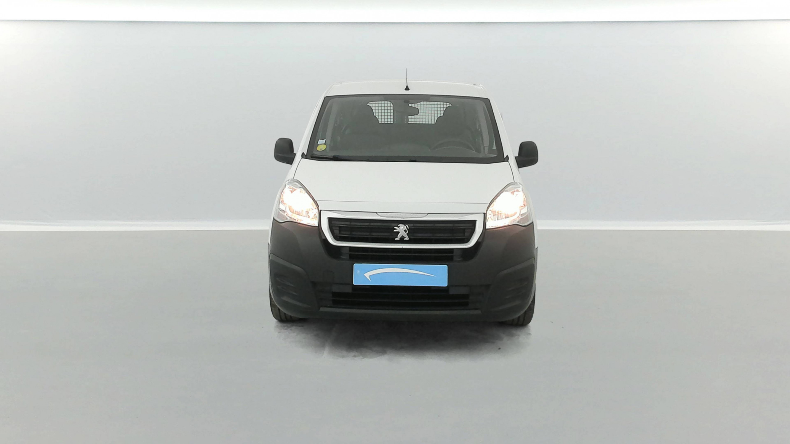 Vente en ligne Peugeot Partner Fourgon  LONG 1.6 BLUEHDI 100 BVM5 au prix de 13 490 €
