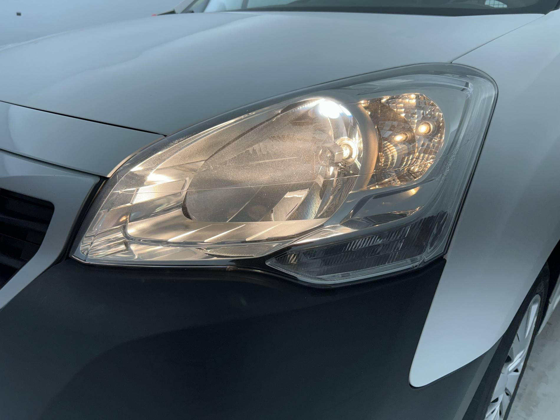 Vente en ligne Peugeot Partner Fourgon  LONG 1.6 BLUEHDI 100 BVM5 au prix de 13 490 €