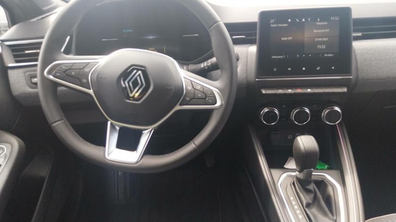 Vente en ligne Renault Clio 5 Clio E-Tech full hybrid 145 au prix de 20 490 €