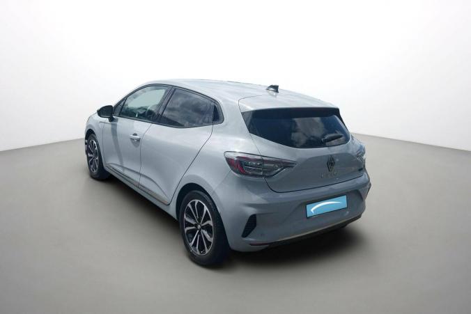 Vente en ligne Renault Clio 5 Clio E-Tech full hybrid 145 au prix de 20 490 €