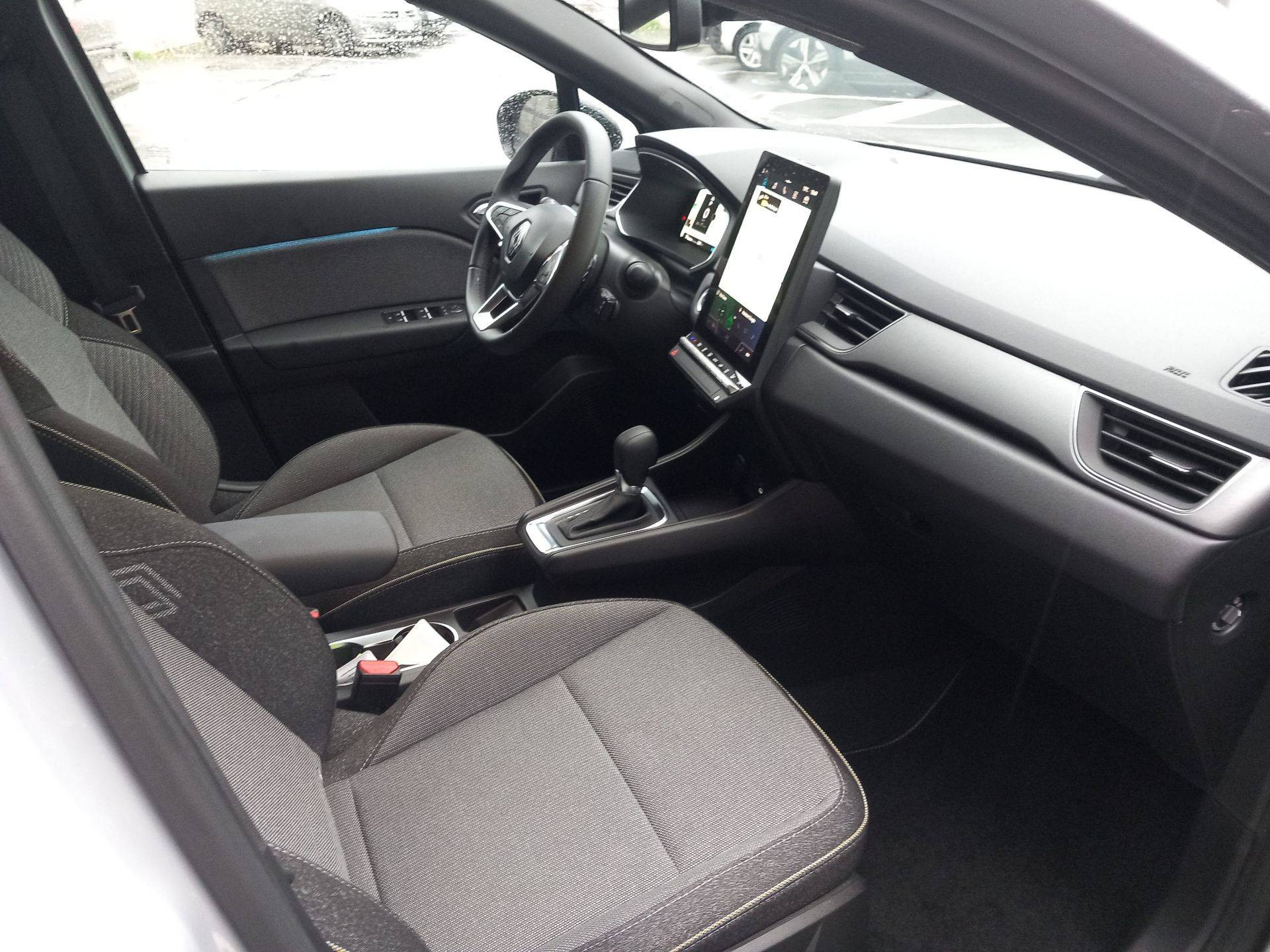 Vente en ligne Renault Captur  mild hybrid 160 EDC au prix de 24 990 €