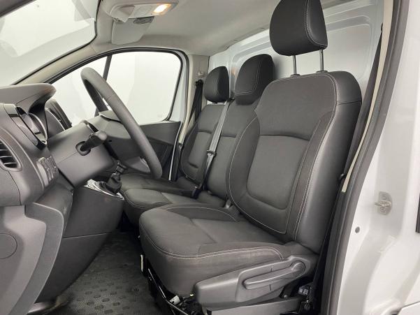 Vente en ligne Renault Trafic 3 Fourgon TRAFIC FGN L2H1 1300 KG DCI 120 au prix de 22 500 €