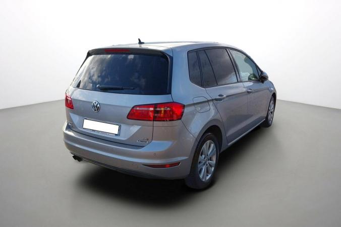 Vente en ligne Volkswagen Golf SW  1.4 TSI 125 BMT DSG7 au prix de 13 990 €